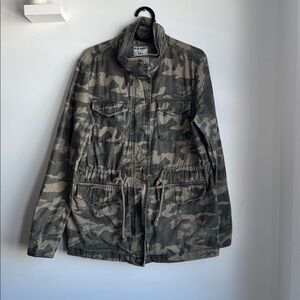 🎉 Old Navy Camouflage Utility Jacket